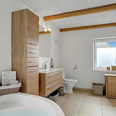 Hébergement de vacances Charmante Maison Avec Sauna à *