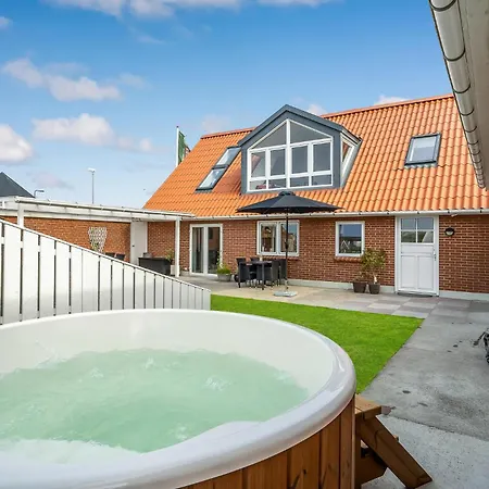 Hébergement de vacances Charmante Maison Avec Sauna à *